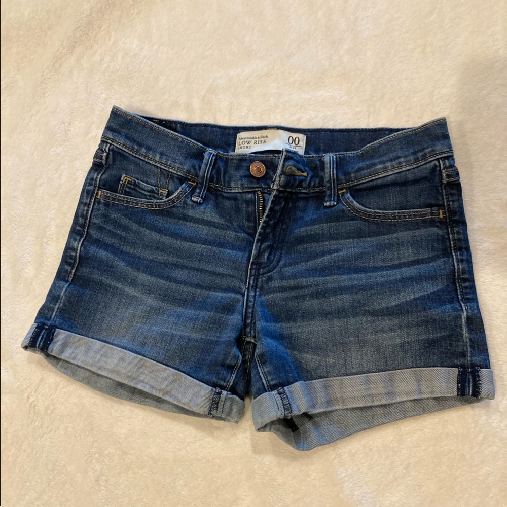 Ambercrombie & Fitch- low rise- size 00- Woman’s 24- Jean shorts